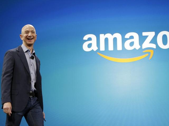 Jeff Bezos: Từ cậu bé tò mò đến người giàu nhất hành tinh