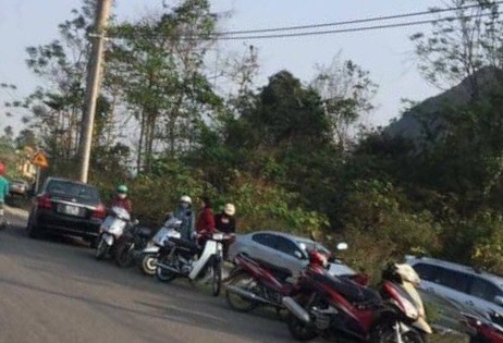 Bàng hoàng phát hiện cán bộ Sở Xây dựng Hà Giang và vợ con chết trong xe Mercedes Bàng hoàng phát hiện cán bộ Sở Xây dựng Hà Giang và vợ con chết trong xe Mercedes