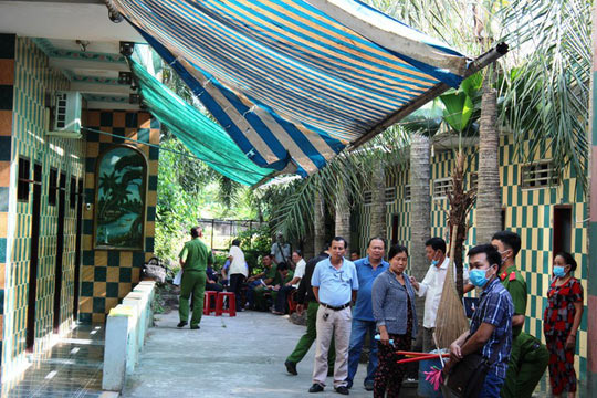 Đôi nam nữ chết trên vũng máu trong nhà trọ Đôi nam nữ chết trên vũng máu trong nhà trọ