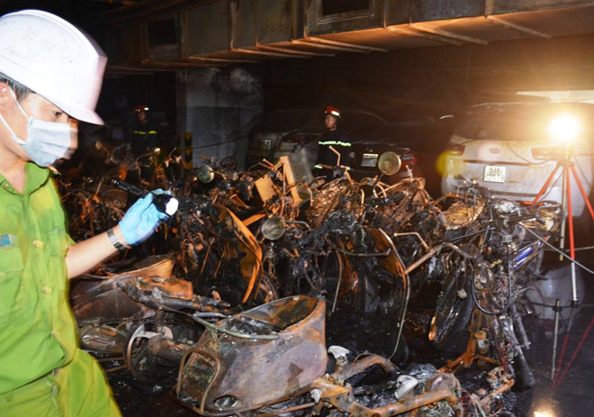 Những hình ảnh đáng sợ sau vụ cháy khiến 13 người chết - 10