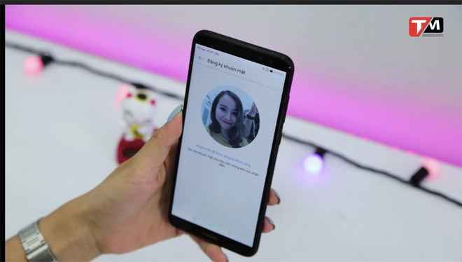 Các reviewers “sôi sục” vì tính năng Face Unlock trên Huawei Nova 2i