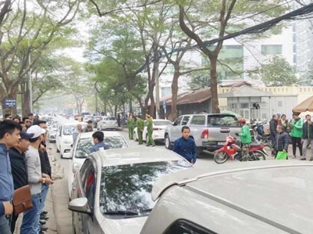Nhiều tài xế lâm vào cảnh mất việc khi Uber về tay Grab