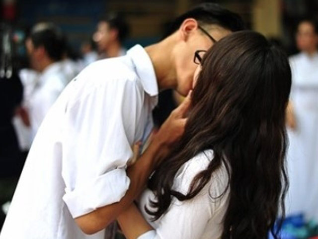 "Gần 40% học sinh Hà Nội từng quan hệ tình dục": Xót xa muôn vàn "trái đắng"