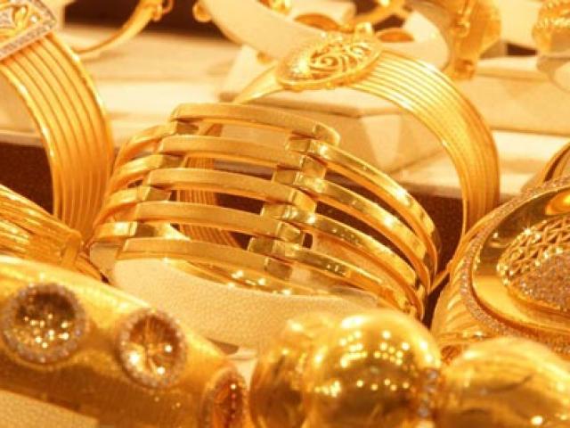 Vàng lại rớt giá mạnh