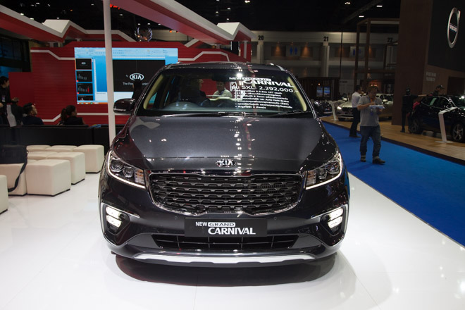 Minivan Kia Carnival 2018 ra mắt với ba phiên bản, giá từ 1,2 tỷ đồng - 2