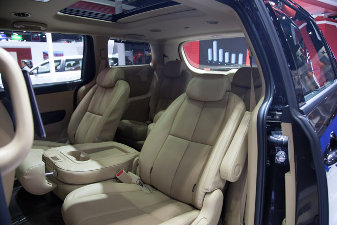 Minivan Kia Carnival 2018 ra mắt với ba phiên bản, giá từ 1,2 tỷ đồng - 10