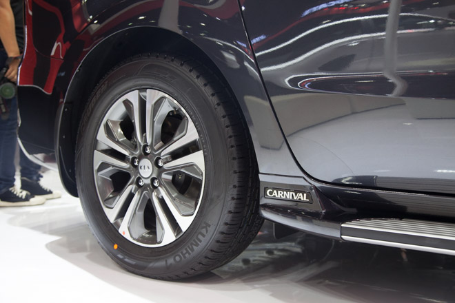 Minivan Kia Carnival 2018 ra mắt với ba phiên bản, giá từ 1,2 tỷ đồng - 15