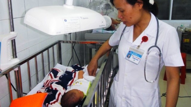 Cứu sống thai nhi đã chết lâm sàng trong bụng mẹ do TNGT - 1