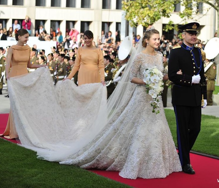 7 bộ váy cưới hoàng gia xa xỉ nhất hành tinh - 4