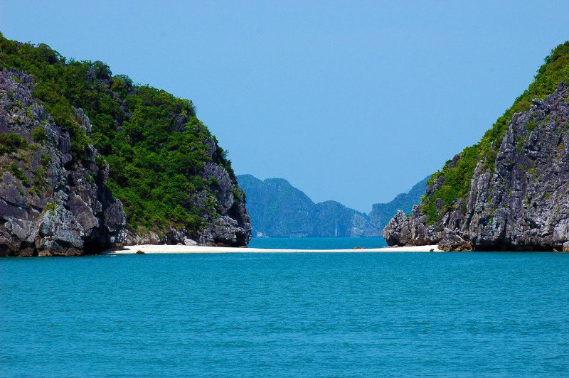 Trốn nóng hè ở 10 hòn đảo siêu đẹp của Việt Nam - 9