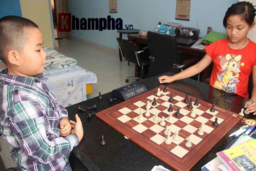 Thần đồng cờ vua Đặng Anh Minh: Tài không đợi tuổi - 2