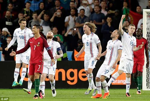 Hết bực bội, Ronaldo chờ "thông nòng" ở Euro Hết bực bội, Ronaldo chờ "thông nòng" ở Euro