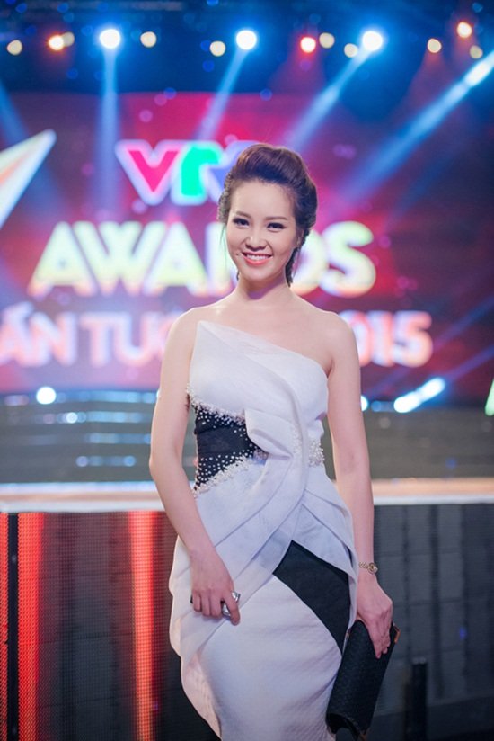 Dàn hoa hậu, hoa khôi làm báo hot nhất showbiz Việt - 2
