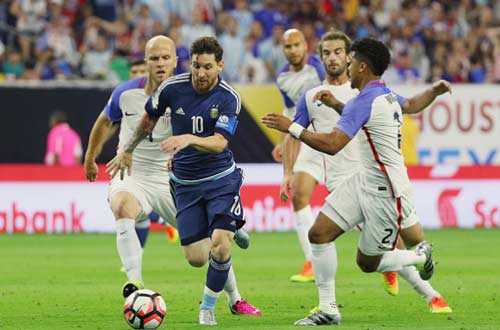 Vật cản lớn nhất với Messi: Thế hệ Vàng của Chile Vật cản lớn nhất với Messi: Thế hệ Vàng của Chile