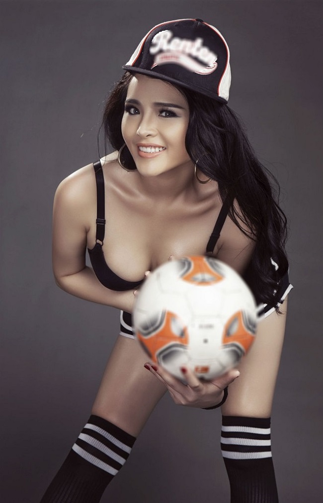 Trong mùa World Cup 2014, Hoa khôi Thể thao Lại Hương Thảo khiến người hâm mộ phải