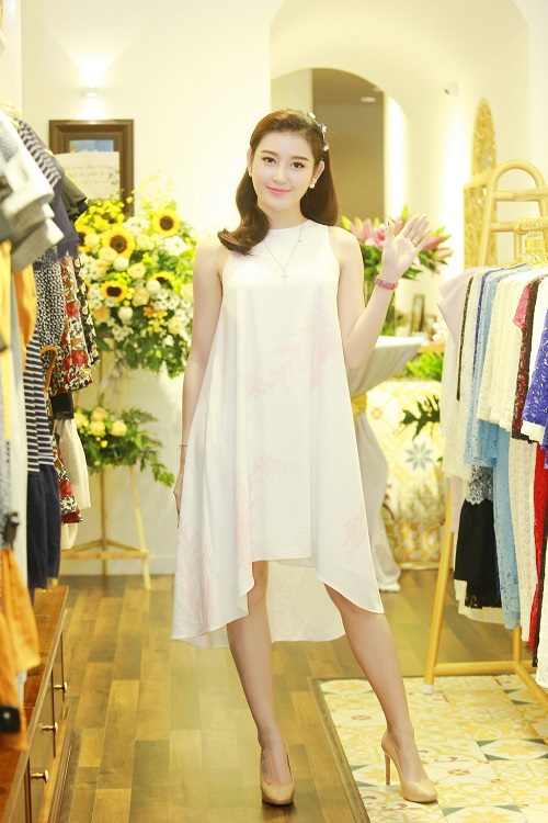Á hậu Huyền My mặc đầm xinh như công chúa Á hậu Huyền My mặc đầm xinh như công chúa