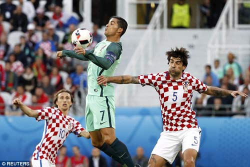 Ronaldo: Võ sĩ đạo cuối cùng & những vai diễn trên sân Ronaldo: Võ sĩ đạo cuối cùng & những vai diễn trên sân