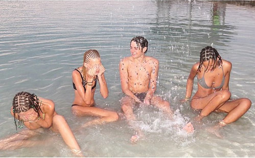 Các "bang hội" chân dài gây xôn xao vì quá xinh đẹp - 6