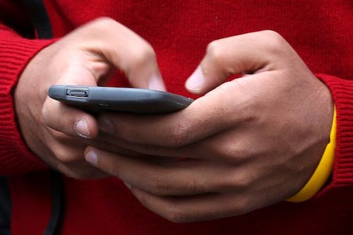 Phụ nữ và đàn ông, ai "nghiện" smartphone hơn? Phụ nữ và đàn ông, ai "nghiện" smartphone hơn?