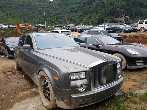 Dàn siêu xe phủ bụi chỏng chơ ở Cao Bằng - 9