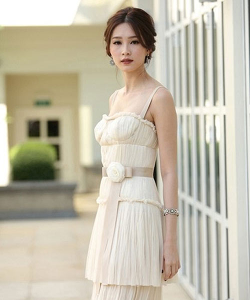 Hạ Vi, Đặng Thu Thảo lộ dáng cò hương khi diện đồ bó sát Hạ Vi, Đặng Thu Thảo lộ dáng cò hương khi diện đồ bó sát