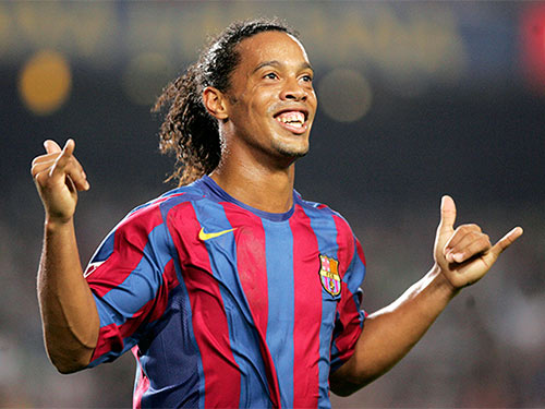 Công Vinh săn sao NHA, đón Ronaldinho đến Việt Nam Công Vinh săn sao NHA, đón Ronaldinho đến Việt Nam