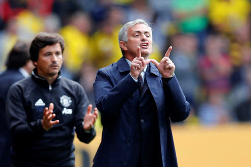 MU - Mourinho: "Thánh đổ lỗi" hãy tự lượng sức - 1