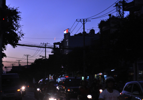 Xuất hiện vệt sáng bí ẩn trên bầu trời Sài Gòn - 7