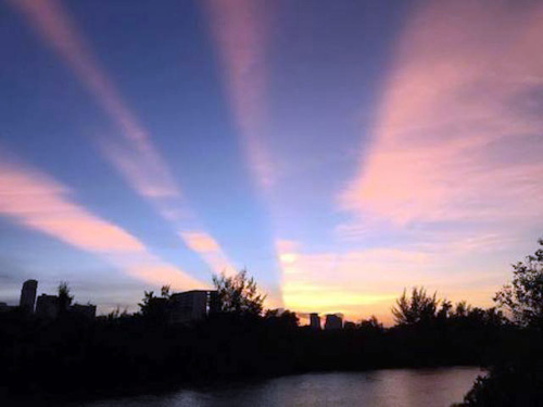 Xuất hiện vệt sáng bí ẩn trên bầu trời Sài Gòn - 9