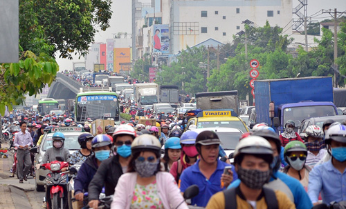 Mở đường trên đất quân sự, "giải cứu" kẹt xe Tân Sơn Nhất Mở đường trên đất quân sự, "giải cứu" kẹt xe Tân Sơn Nhất
