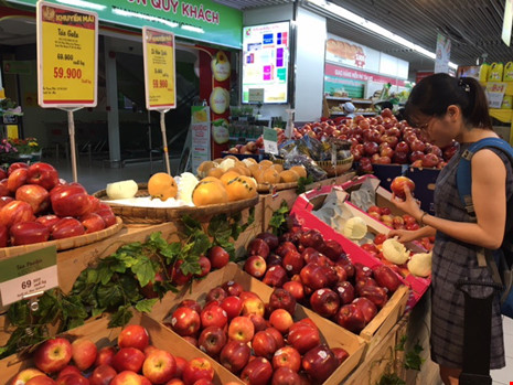 Giật mình với táo Mỹ siêu rẻ đổ đống ở siêu thị Việt - 2