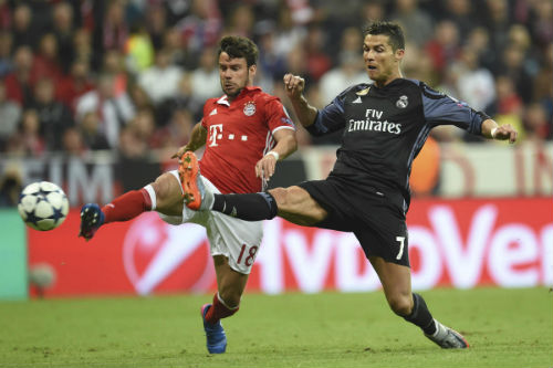 Ronaldo ở Real: CR7 thành CR9, "quái vật săn bàn" tỉnh giấc Ronaldo ở Real: CR7 thành CR9, "quái vật săn bàn" tỉnh giấc