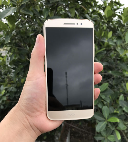 Đánh giá Moto M: Cấu hình “ngon” trong tầm giá - 1