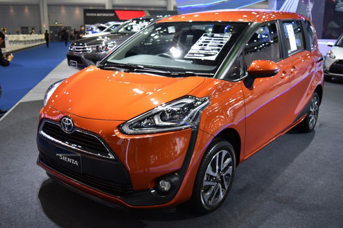 Toyota Sienta: "Innova thu nhỏ" giá 494 triệu đồng Toyota Sienta: "Innova thu nhỏ" giá 494 triệu đồng