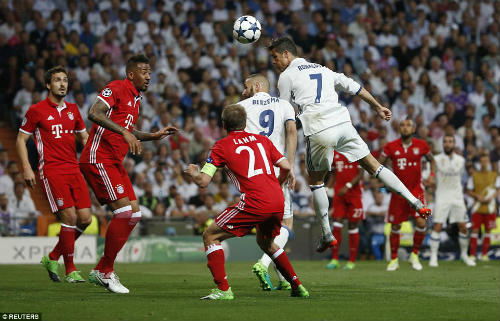 Real–Ronaldo được trọng tài biếu: Đêm nay đến lượt Barca - 3