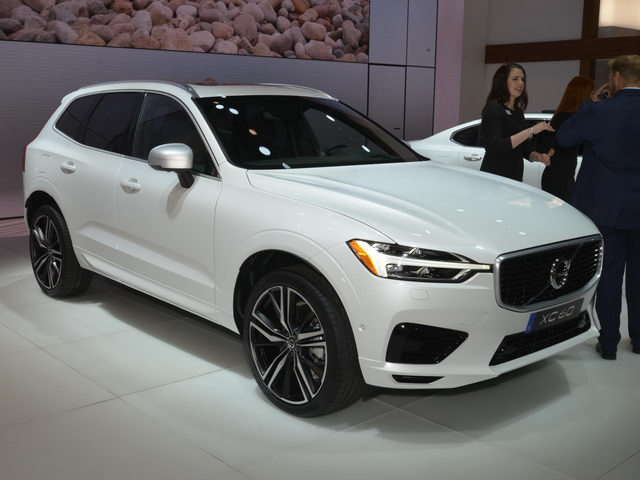 SUV hạng sang Volvo XC60 2018 giá từ 1,05 tỷ đồng SUV hạng sang Volvo XC60 2018 giá từ 1,05 tỷ đồng