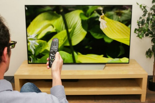 LG ra mắt TV OLED C7P siêu mỏng, cạnh tranh với Samsung - 4