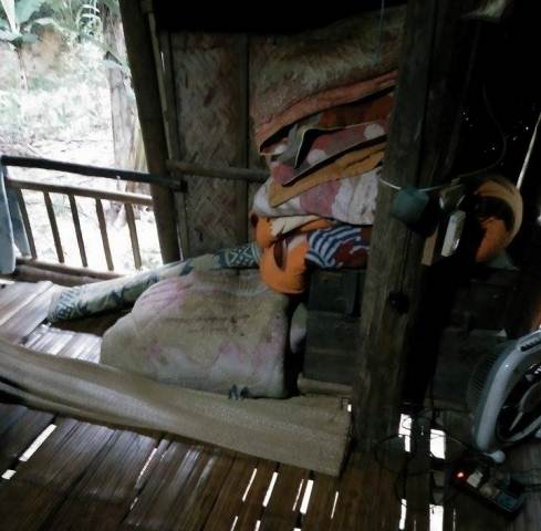 Đau đớn bà phát hiện cháu gái mình đang bị cưỡng hiếp Đau đớn bà phát hiện cháu gái mình đang bị cưỡng hiếp