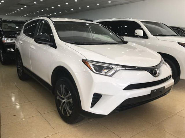 Toyota RAV4 2017 về Việt Nam giá 2 tỷ đồng Toyota RAV4 2017 về Việt Nam giá 2 tỷ đồng