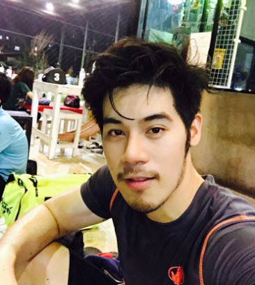 Phi công trẻ thứ 14 đẹp trai của nữ đại gia Thái 58 tuổi - 3