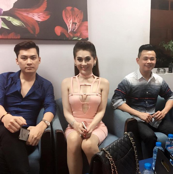 Thân mật với cả tình cũ, người mới: Lâm Chi Khanh còn thua nhiều sao! Thân mật với cả tình cũ, người mới: Lâm Chi Khanh còn thua nhiều sao!