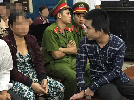 Hai trẻ "yêu" sớm: Mong manh giữa tội và không tội Hai trẻ "yêu" sớm: Mong manh giữa tội và không tội