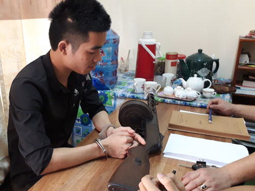 Dùng súng bắn chỉ thiên, náo loạn cả bệnh viện Dùng súng bắn chỉ thiên, náo loạn cả bệnh viện