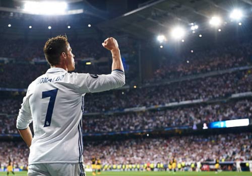 Ronaldo "độc bá" ở tuổi 32: Nên biết ơn Zidane và người Ý Ronaldo "độc bá" ở tuổi 32: Nên biết ơn Zidane và người Ý