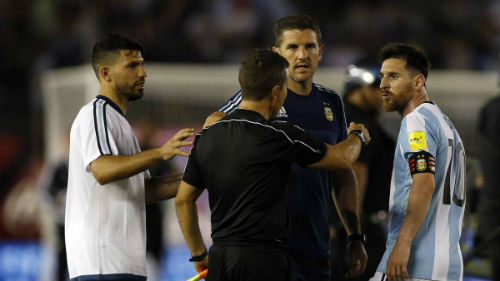 Messi “kênh kiệu”, điều trần với FIFA qua gọi video Messi “kênh kiệu”, điều trần với FIFA qua gọi video