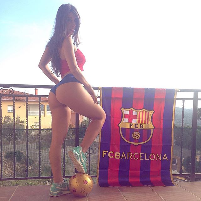 Ngạt thở vẻ &#34;bốc lửa&#34; của 2 hot girl dám &#34;lột đồ&#34; vì Real và Barca - 7