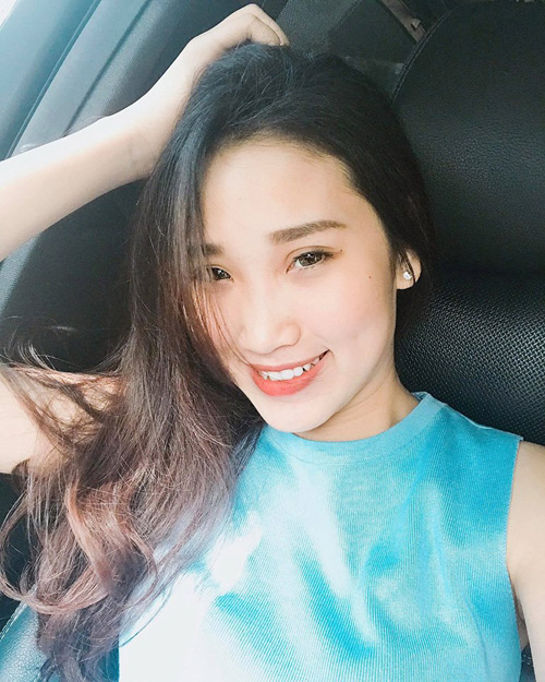 Gái trẻ trải lòng việc khỏa thân để vẽ lên cơ thể Gái trẻ trải lòng việc khỏa thân để vẽ lên cơ thể