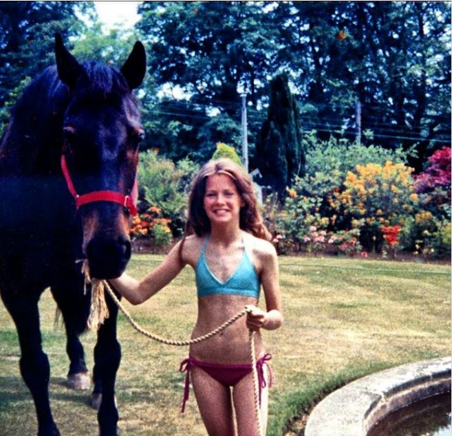 Chuyện ít biết về nữ tỷ phú giàu nhất nước Anh - 5