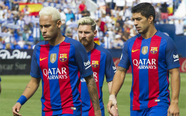 Messi ích kỷ vẫn thua Ronaldo: Chiếc giày vàng vô nghĩa Messi ích kỷ vẫn thua Ronaldo: Chiếc giày vàng vô nghĩa