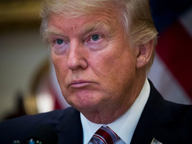 Tỉ lệ người Mỹ ủng hộ Trump giảm thấp chưa từng thấy - ảnh 3 Tỉ lệ người Mỹ ủng hộ Trump giảm thấp chưa từng thấy - ảnh 3